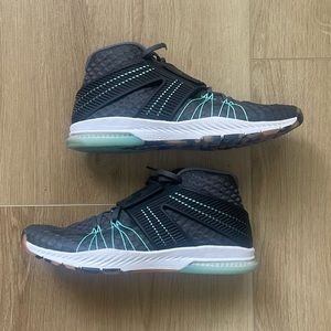 Size 10.5 Nike Mens Zoom Train Toranada Sneakers  Dark Grey/Black-Turquoise